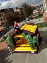 CASTILLO INFLABLE VAQUEROS