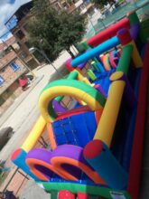 CARRERA DE OBSTÁCULOS INFLABLE EL CAMINO DEL HÉROE