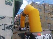 ARCO INFLABLE TUBULAR CON BASE (FULL IMPRESIÓN)