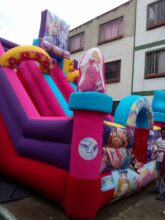 TOBOGÁN INFLABLE TEMÁTICO DE PRINCESAS