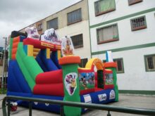 TOBOGÁN INFLABLE MUNDO DE DISNEY
